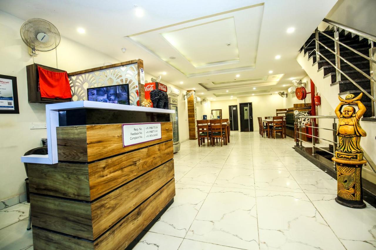 Hotel Wisteria -Main Highway Hotel Zirakpur Экстерьер фото